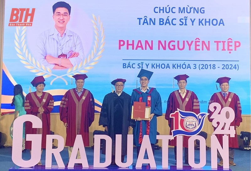 Phân hiệu Trường Đại học Y Hà Nội tại Thanh Hóa bế giảng Bác sỹ Y khoa khóa 3 và Cử nhân Điều dưỡng khóa 1